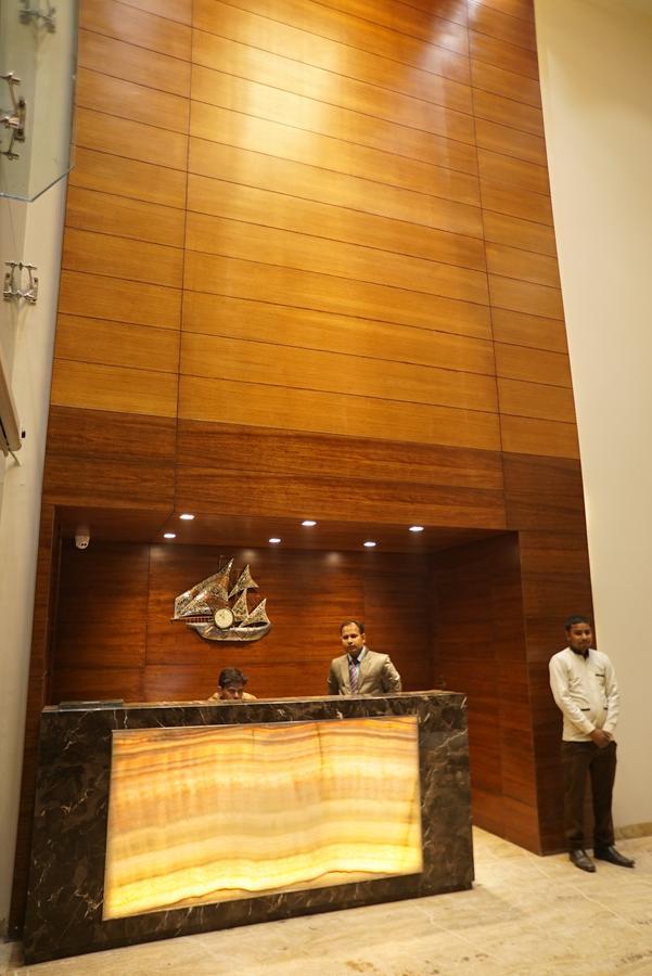 The Mystic Palms Hotel Mathura Buitenkant foto